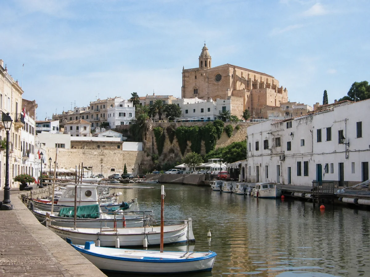 Car rental in Menorca
